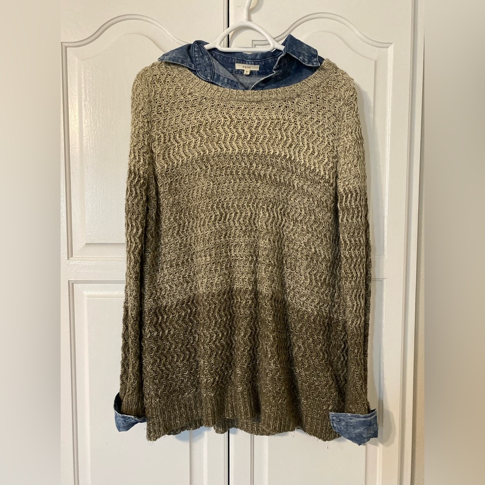 Striped Sweater with Jean Collar and sleeve details